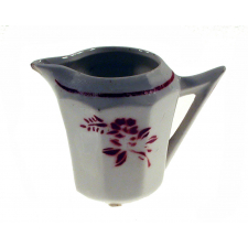 Vaisselle de poupée. 
