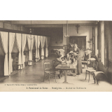 8 - Pensionnat de Reims-Momignies - Dortoir de l'Infirmerie.