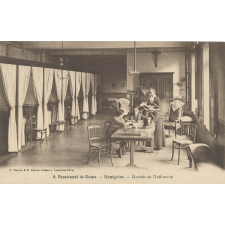8 - Pensionnat de Reims-Momignies - Dortoir de l'Infirmerie.