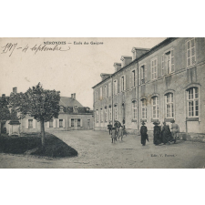 Nérondes - Ecole des Garçons.