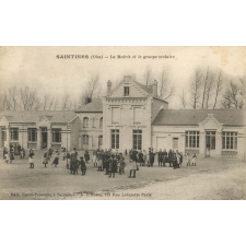 Saintines (Oise) - La Mairie et le groupe scolaire.