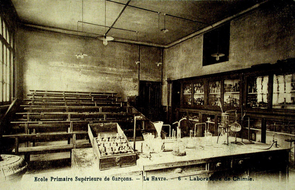 Ecole Primaire Supérieure de Garçons - Le Havre - 6 - Laboratoire de Chimie.