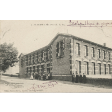 9 - St-Didier-la-Séauve (alt. 845m) - Le Groupe Scolaire.