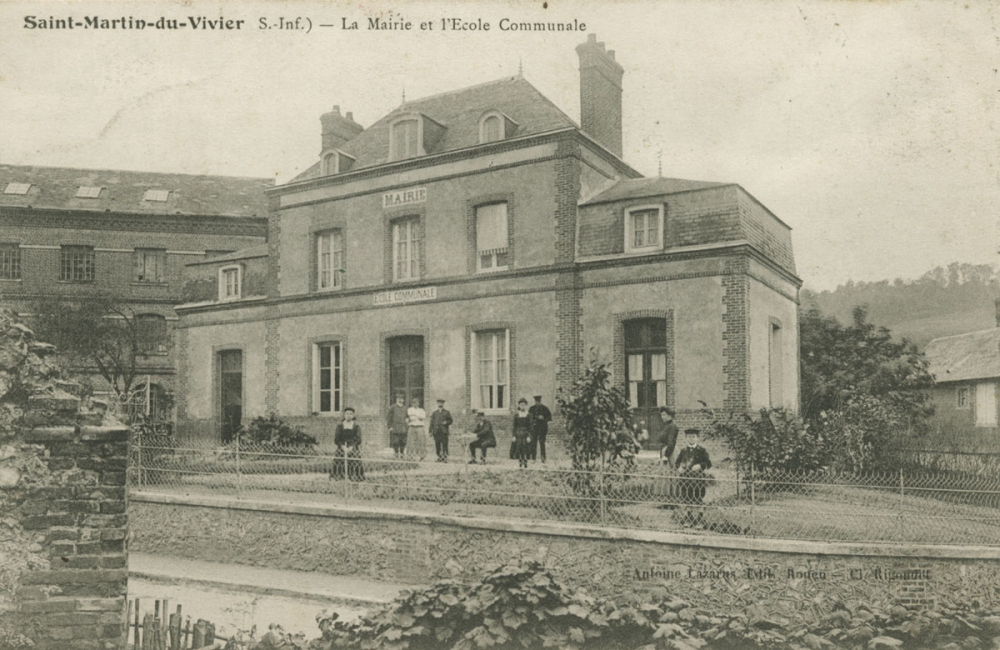 Saint-Martin-du-Vivier (S.-Inf.) - La Mairie et l'Ecole Communale.
