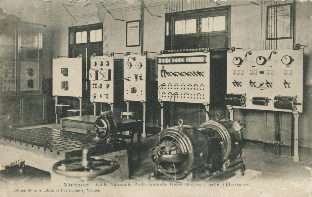 Vierzon - Ecole Nationale Professionnelle Henri Brisson - Salle d'Electricité.