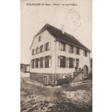 Eglingen (Ht-Rhin) - L'Ecole - au fond l'Eglise.