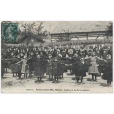 Vernon - Pensionnat de Mlle Hébert - La Leçon de Gymnastique.