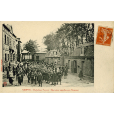 Cempuis - Orphelinat Prévost - Récréation dans la cour d'Honneur.