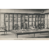 Pensionnat St-Joseph - Hachy - Cabinet de Physique.