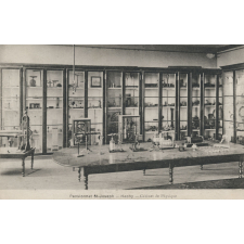 Pensionnat St-Joseph - Hachy - Cabinet de Physique.