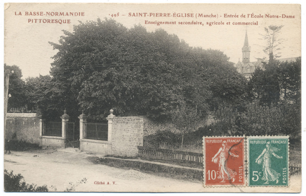495 - Saint-Pierre-Eglise (Manche) - Entrée de l'Ecole Notre-Dame - Enseignement secondaire, agricole et commercial.