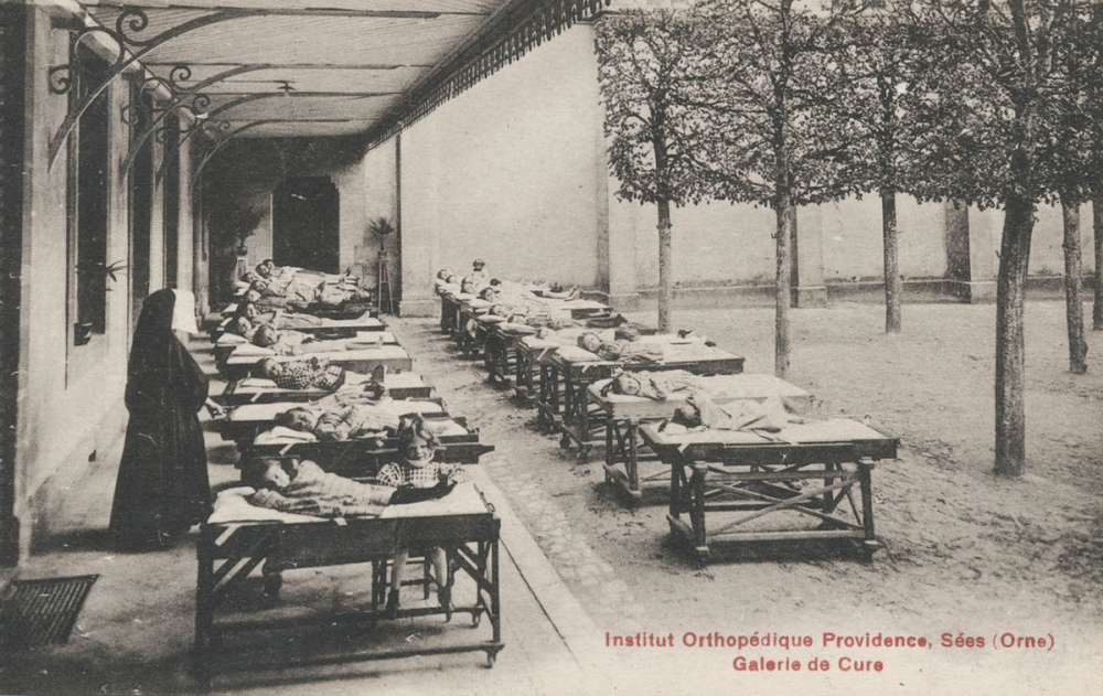 Institut Orthopédique Providence, Sées (Orne) - Galerie de Cure.