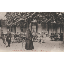 Institut Orthopédique Providence, Sées (Orne) - L'Ecole en plein air.