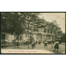 Granville - Institution Sévigné - Cour de Récréation.