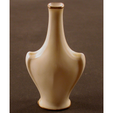 Vase de poupée. 