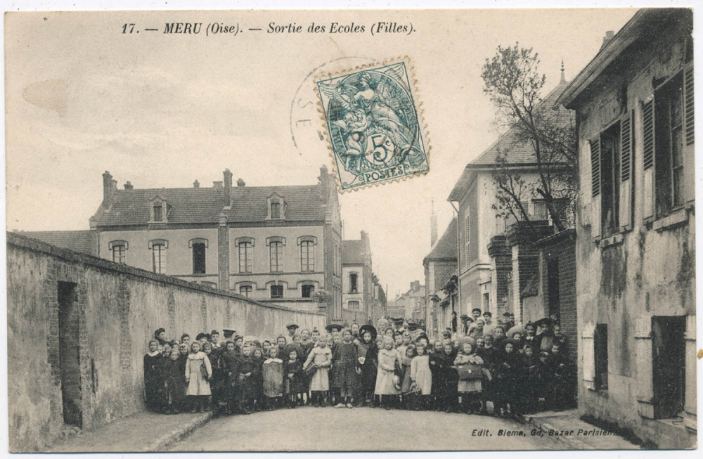 17 - Meru (Oise) - Sortie des Ecoles (Filles).