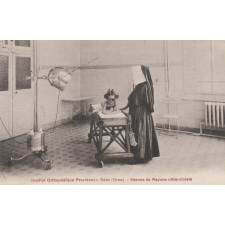 Institut Orthopédique Providence, Sées (Orne) - Séance de Rayons ultra-violets.
