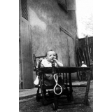 Bébé dans sa chaise. 