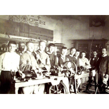 Atelier de tournage de l'EPS d'Aubenas.