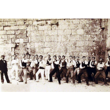 Ecole Normale d'Instituteurs de la Gironde - Elèves de la promotion 1897-1900 en leçon de gymnastique. 
