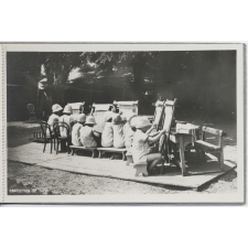 Pantin - Ecole Maternelle de plein Air (1923 - 1931) - Confection de tapis.