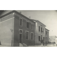 Aimargues - Mairie et Ecoles