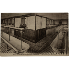 Ecole Nationale Professionnelle d'Armentières - Dortoir d'angle et lavabos.