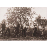 Séance de jardinage à l'EPS d'Aubenas. 