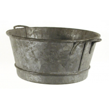 Bassine pour poupée.