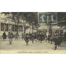 Cours St-Charles, Orléans - En récréation - 2e Cours.