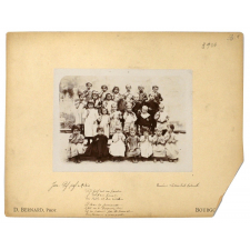 Photo de groupe, Ecole maternelle, rue de la Glacière, Bourgouin, Le jeu Pif-Paf.