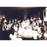 Ecole Campan à Lens - Classe ménagère, séance de repassage. 