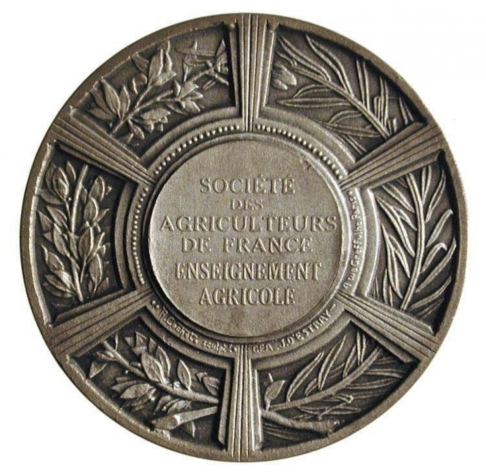 Médaille de la Société des Agriculteurs de France pour l'enseignement agricole. 