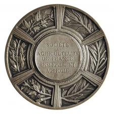 Médaille de la Société des Agriculteurs de France pour l'enseignement agricole.