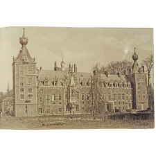 Université Catholique de Louvain - Catholic University of Louvain - Catholieke Hoogeschool van Leuven - 2e série - Château d'Arenberg, à Héverlé, construit au XVIe s. par Guillaume de Croy. Fait actuellement partie de la Cité universitaire (Ecole technique) - Arenberg Castle, Héverlé, built in XVI century by William de Croy : today part of the Cité Universitaire (new University group of technical schools) - Kasteel van Arenberg, te Heverlee, gebouwd in de XVIe eeuw door Willem de Croy. Maakt tegenwoordig deel uit van de Cité niversitaire (Technische Scholen).
