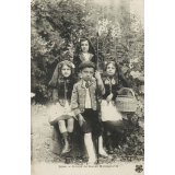2644 - Types des Pyrénées - Groupe de Jeunes Montagnards.