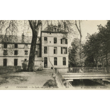 138 - Vendôme - Le Lycée, vue prise des jardins.