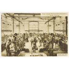 Ecole Nationale Professionnelle d'Armentières - Atelier d'Ajustage.