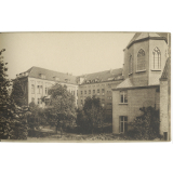 Etablissement des Fidèles Compagnes de Jésus - 93-95-97, Avenue Montjoie - Uccle - Cartes vues détachables. Cour intérieure et bâtiments. 