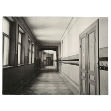 Couloir de bâtiment scolaire, Suède.