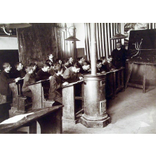 Ecole primaire élémentaire et supérieure de garçons rue Thénard à Sens - Leçon aux 2ème année. 