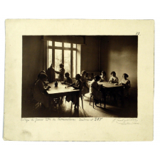 Collège de jeunes filles de Fontainebleau, cours de cuisine et de couture.