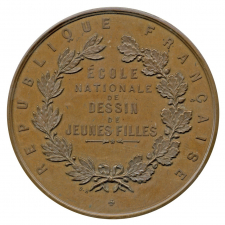 Médaille de l'École Nationale de Dessin de Jeunes Filles. 