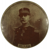 Boîte à l'effigie du général Pau. 
