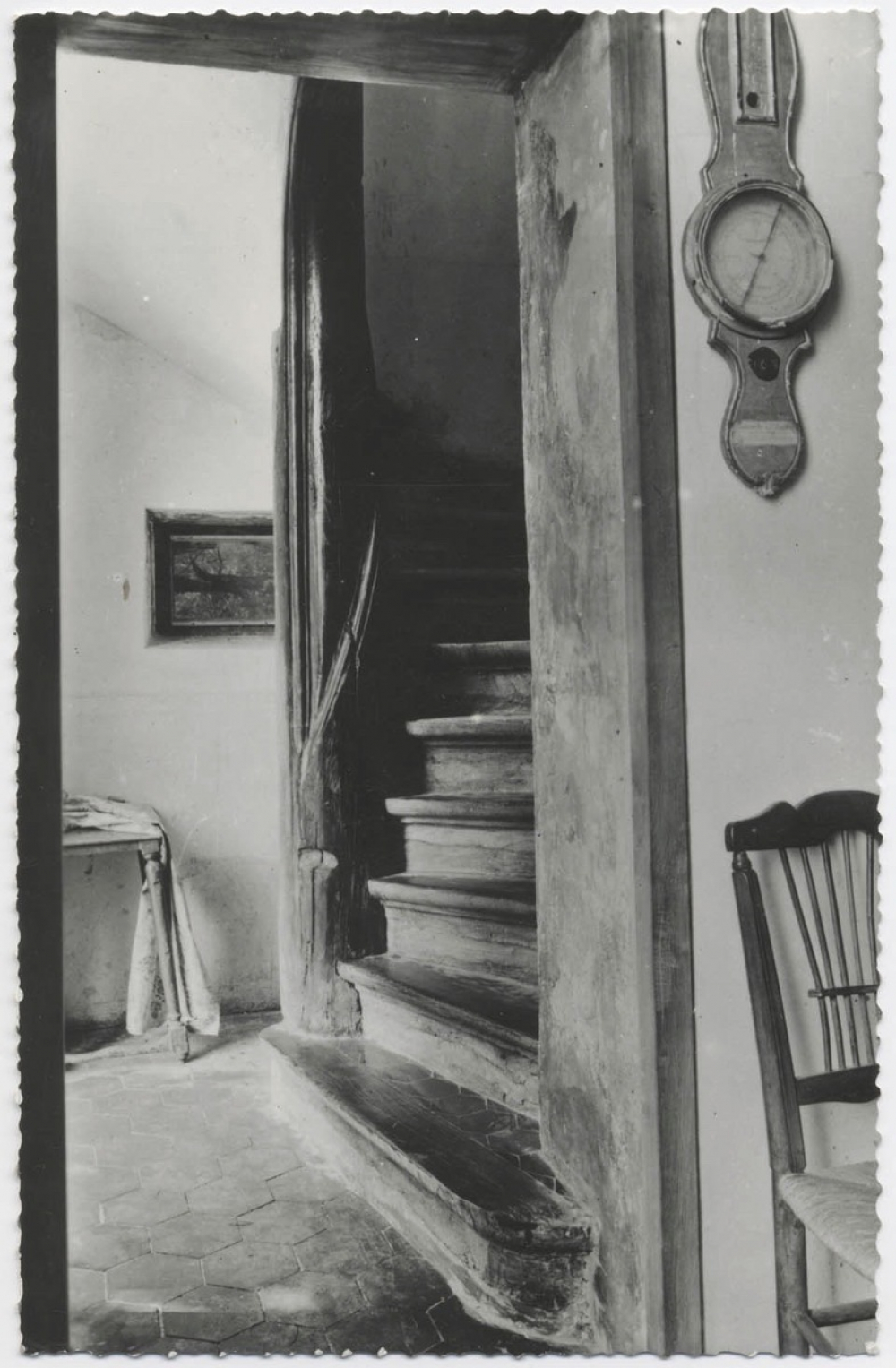 Le Montlouis de J. J. Rousseau. Montmorency (S.-et-Oise). L'escalier à vis et le baromètre de Jean-Jacques.