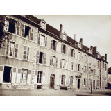 Ecole primaire supérieure de filles de Pont-à-Mousson - Entrée de l'école, côté cour. 