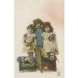 Portrait de fillettes. 