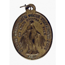 Médaille religieuse à l'effigie de la Vierge, dite médaille miraculeuse. 