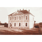 Façade des écoles de Montigny-les-Vesoul. 