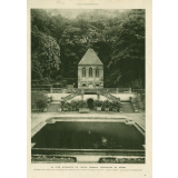 Ecole Normale Supérieure de Sévres. Un coin du parc transformé en jardin japonais. Une séance de manipulations par les élèves de première année au laboratoire de chimie. L'escalier d'honneur qui conduisait, au XVIIIe siècle, à la salle d'exposition, devenue bibliothèque.